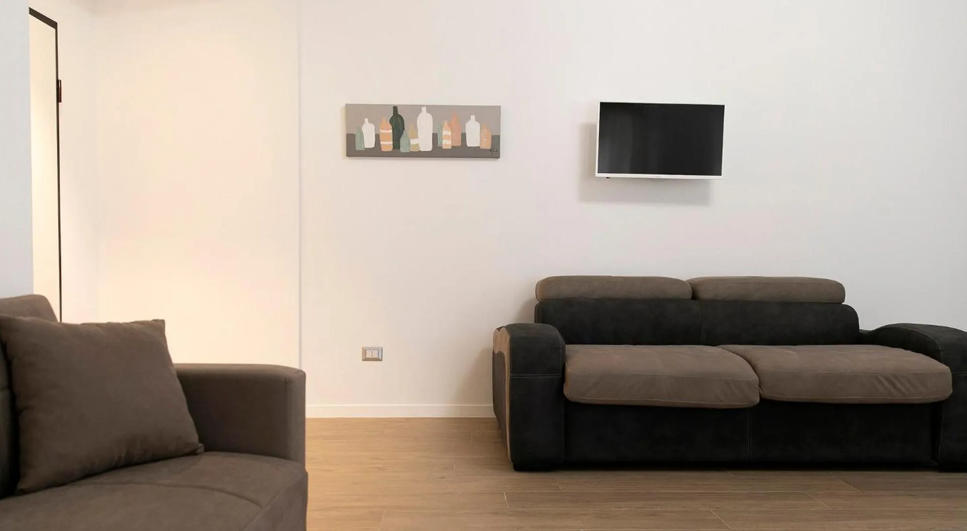Adelphi Guest House 1 Bari Italia